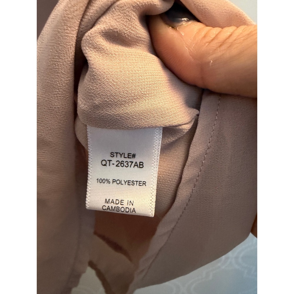 Zenana V-Neck Sleeveless Pleated Flowy Blouse Tan XL - Picture 5 of 9